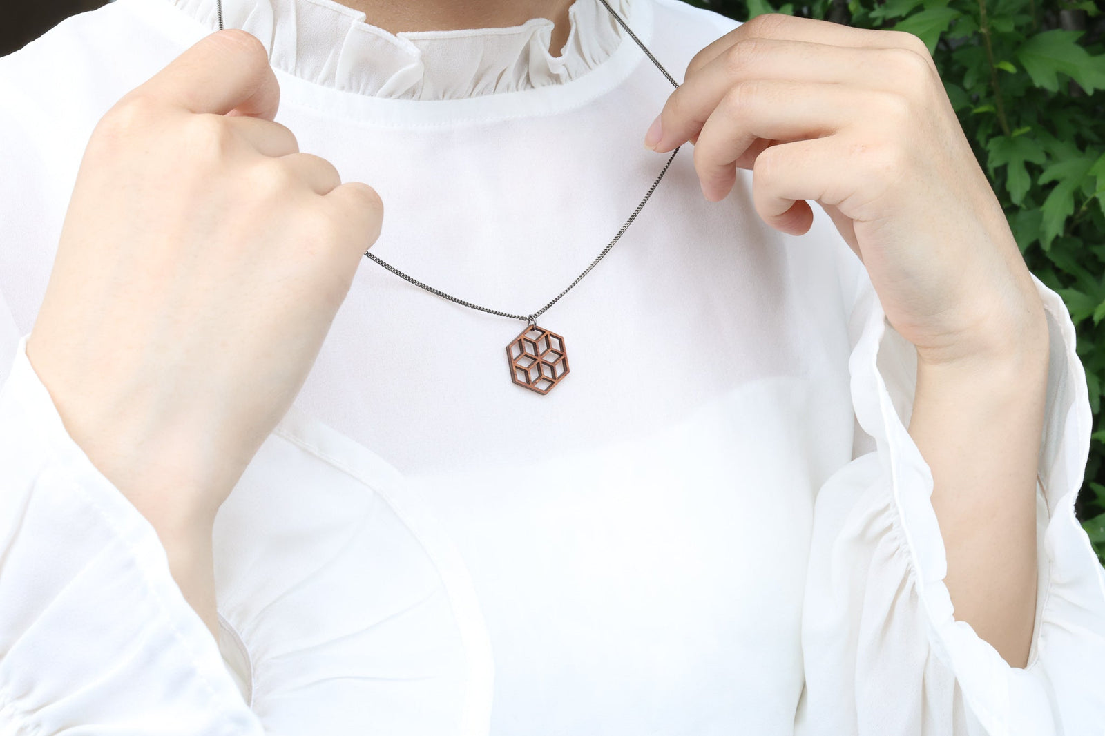 幾何学模様の木のペンダント P-CA – MORIKOUGEI ONLINE STORE