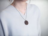 繊細な幾何学模様の木製ペンダント。POKE’s Accessoriesから愛情こめて作られたアクセサリー - MORIKOUGEI ONLINE STORE