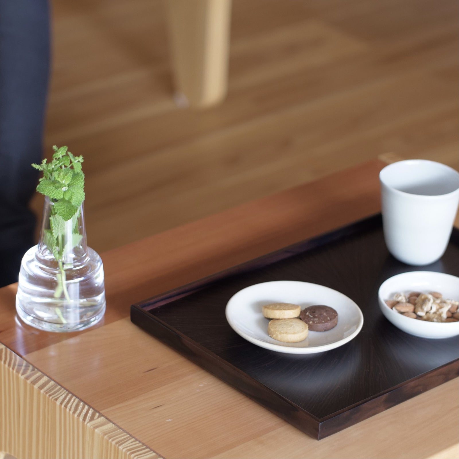 手作り黒檀材の長方形木製トレイ | 高品質な和モダンデザイン