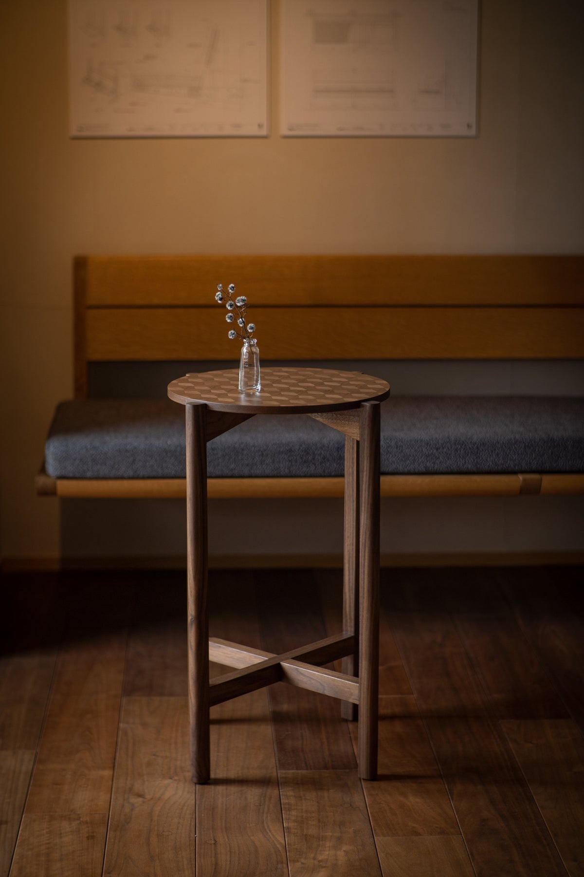 Re:ens 欅 × Iron Flower Stand サイドテーブル STAND｜突板工芸の木製サイドテーブル｜森工芸・徳島 – MORIKOUGEI