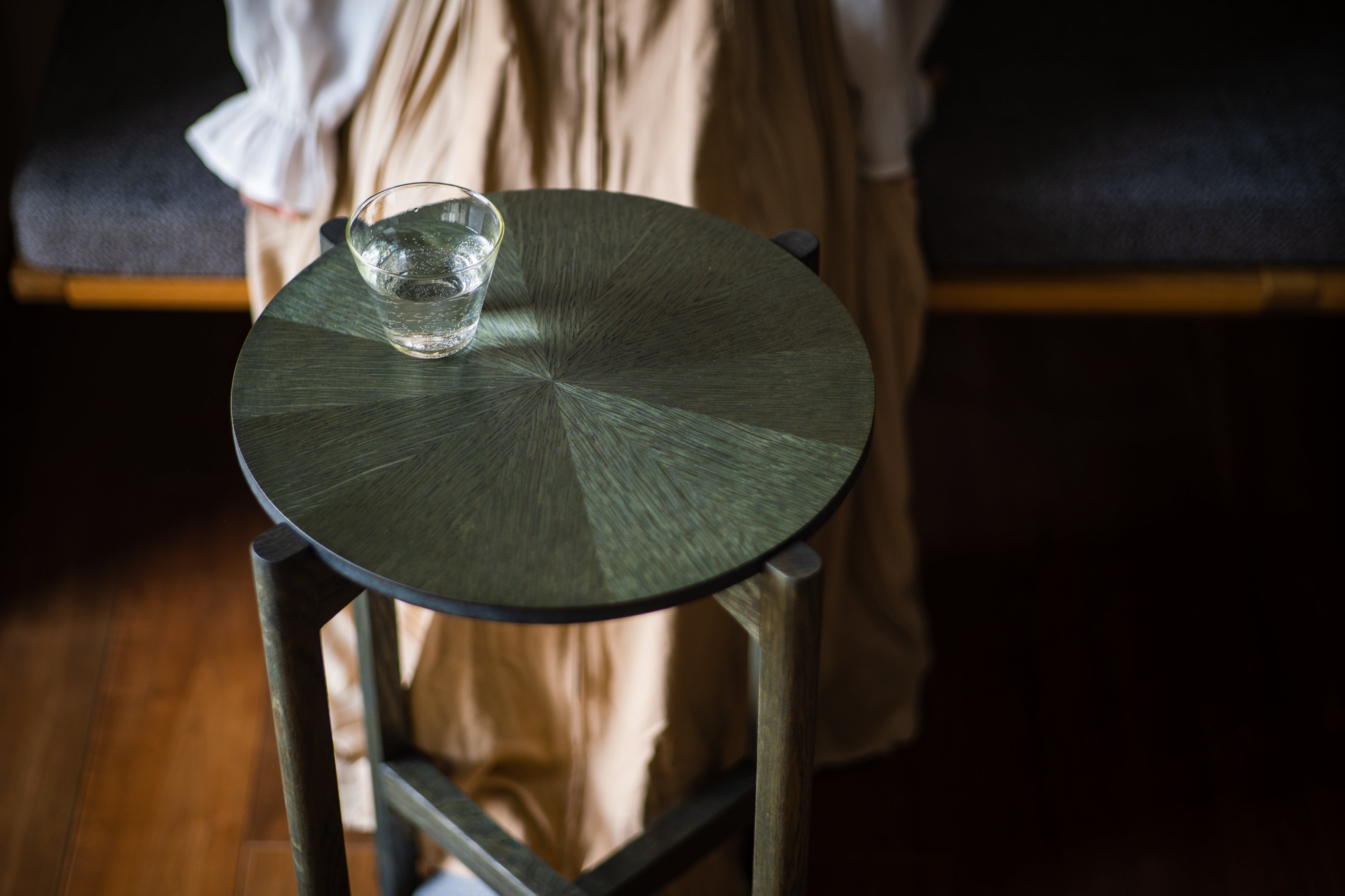 STAND Rays Japanese Oak（Indigo Dyed）／藍染　光線貼り　サイドテーブル　MORI KOUGEI - MORIKOUGEI ONLINE STORE