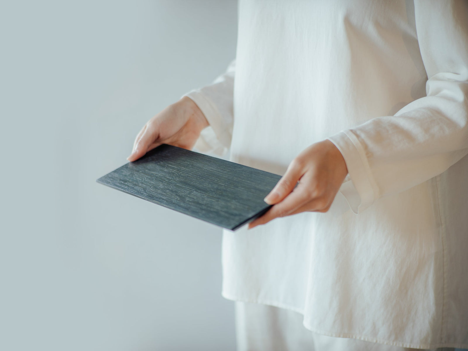 TSUKI-JIRI ウッドプレート フラットタイプ 藍染 | 森工芸 - 美しい